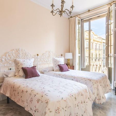 Plaza De La Constitucion Apartment Malaga Exterior photo