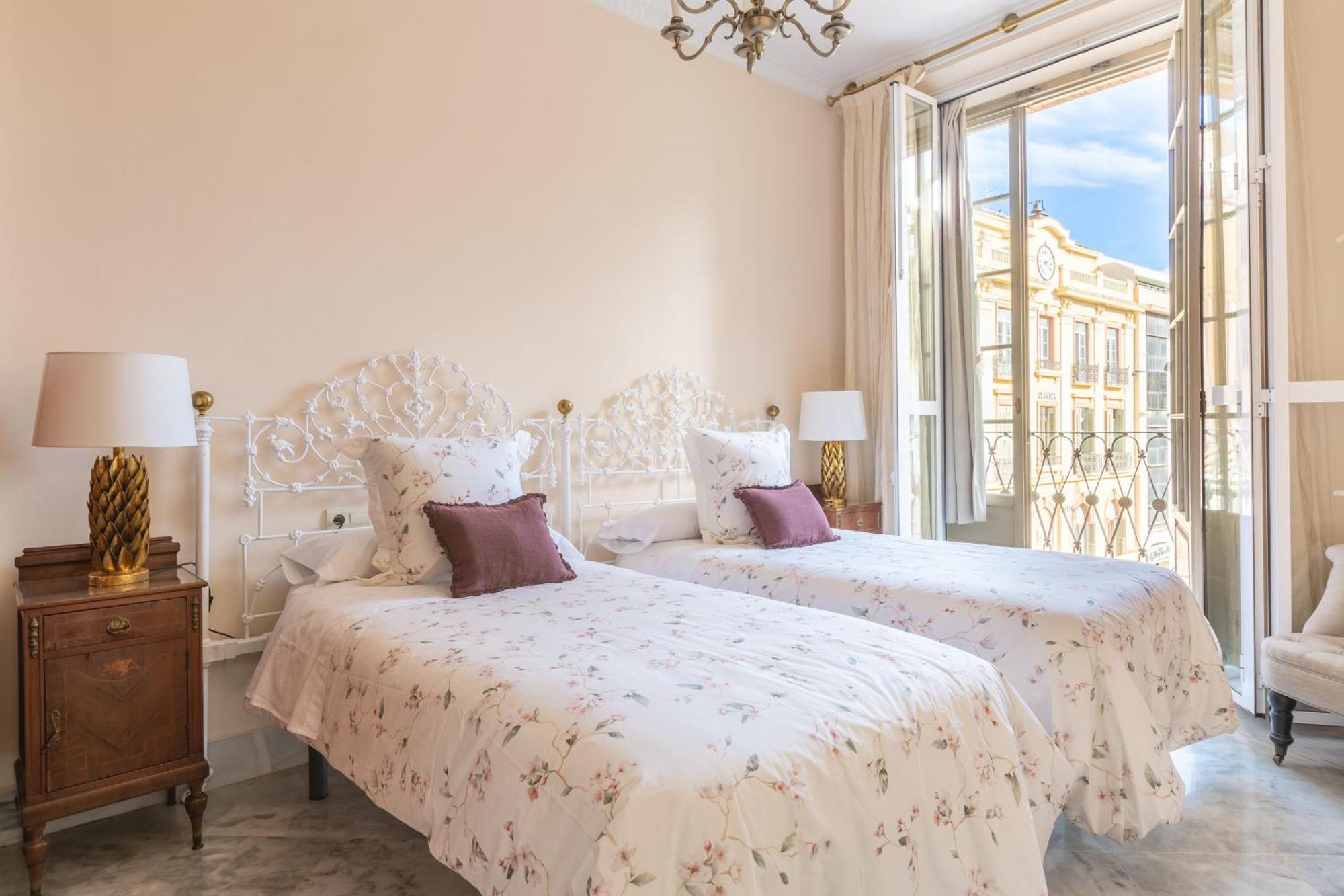 Plaza De La Constitucion Apartment Malaga Exterior photo