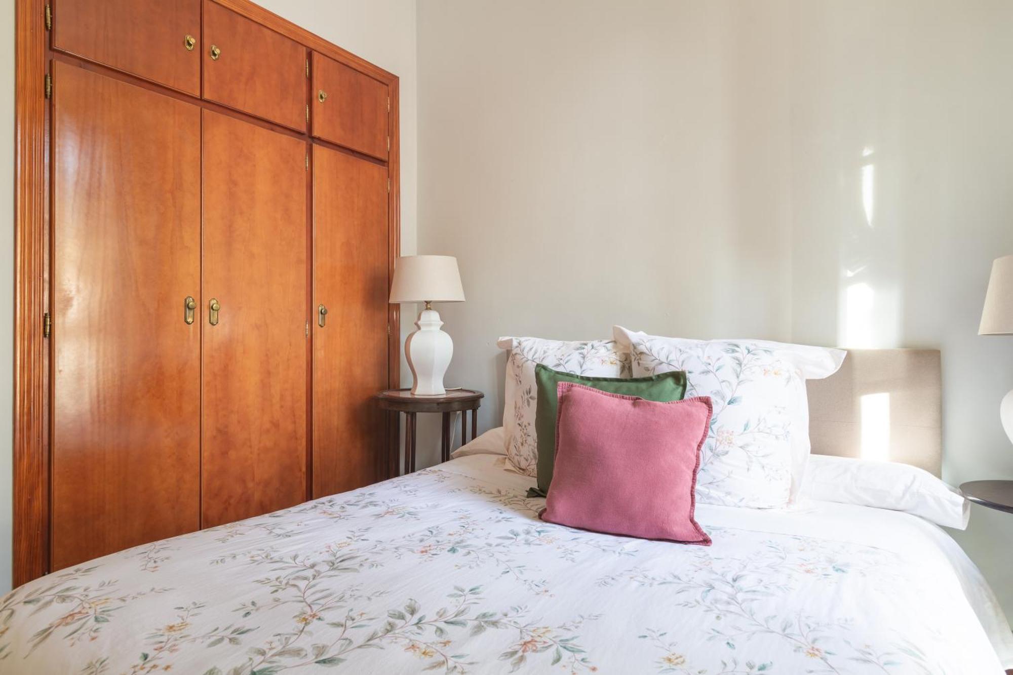 Plaza De La Constitucion Apartment Malaga Exterior photo