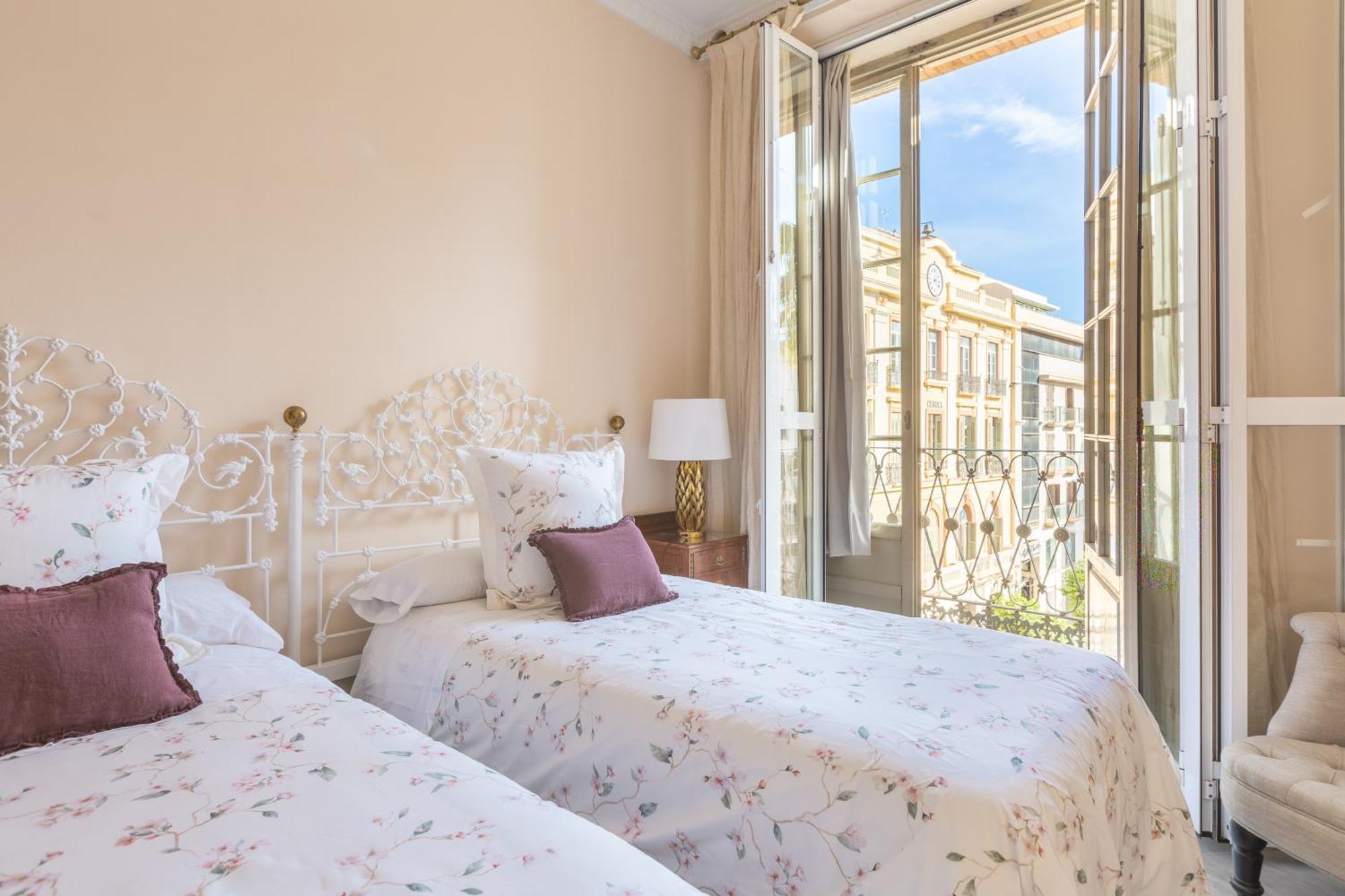 Plaza De La Constitucion Apartment Malaga Exterior photo